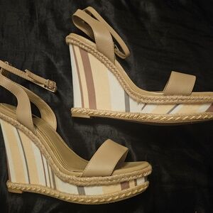 White House Black Market Size 8.5 Wedges